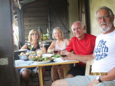 Avignon et le Palais des Papes.           Les Milles, Aix en Provence, Bouche-du-Rhône.