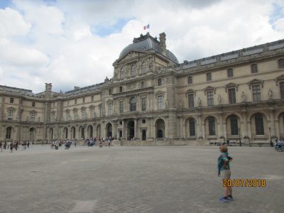 Le Louvre                                      Vaucresson