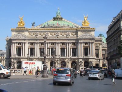 UNE TOURNÉE DANS PARIS